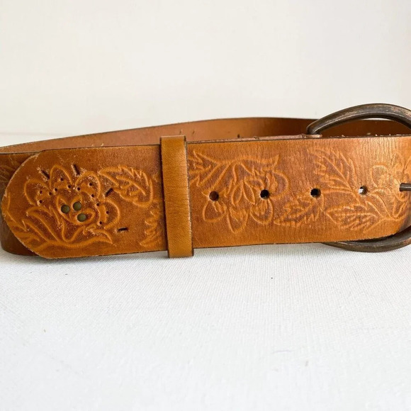NEXT Wide Leather Floral Handtooled  Oval Buckle Belt - Picture 2 of 7